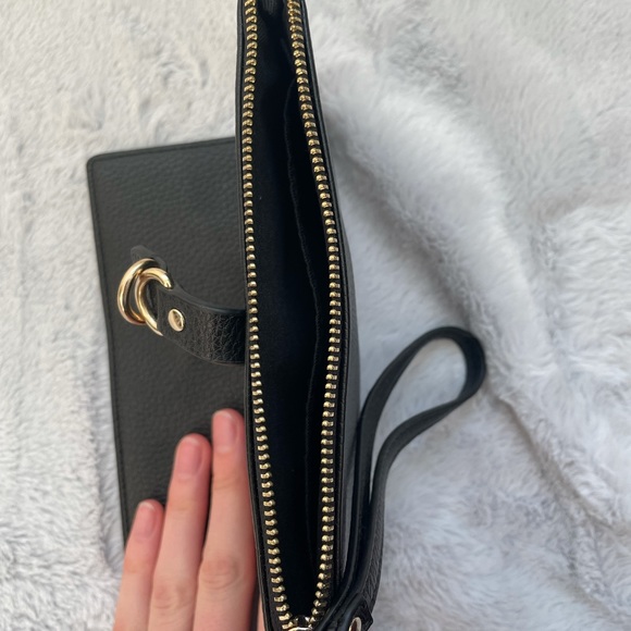 Cute black wristlet - Picture 3 of 4
